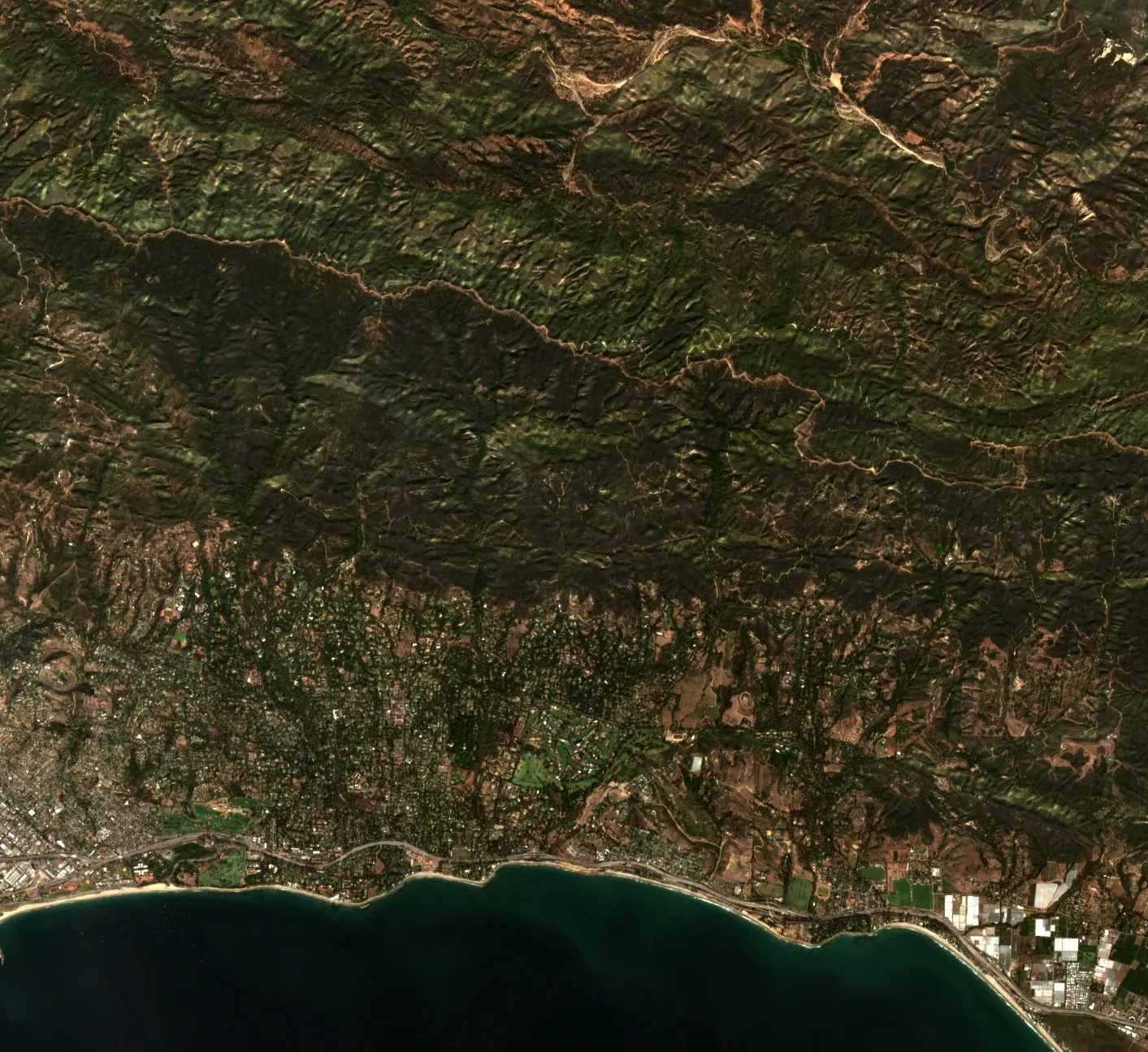 The Montecito front from Sentinel-2 on November 13, 2017, before the Thomas Fire